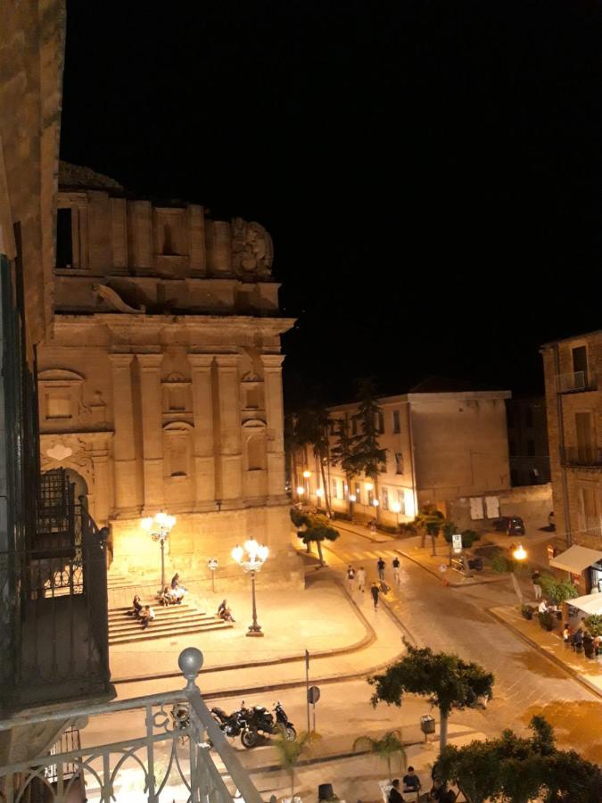 Casa Principe Umberto Apartment Mazzarino Екстериор снимка